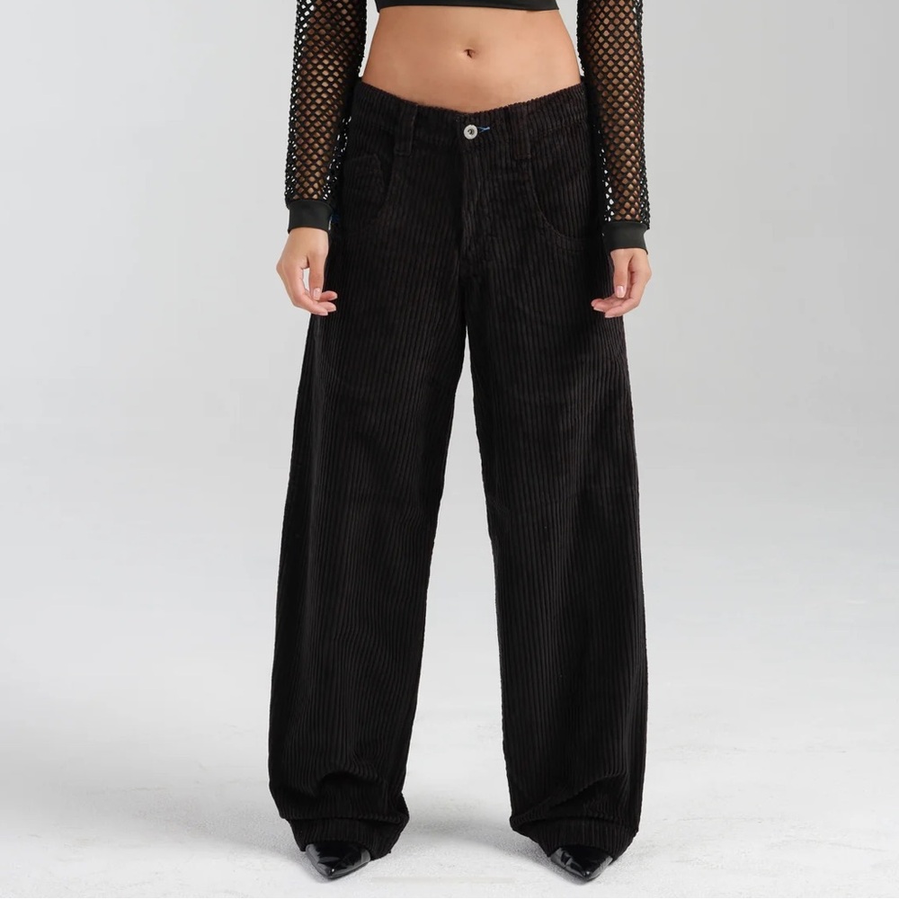 W169 Low Down. 20". 4 Wale Corduroy. Black. 26/30